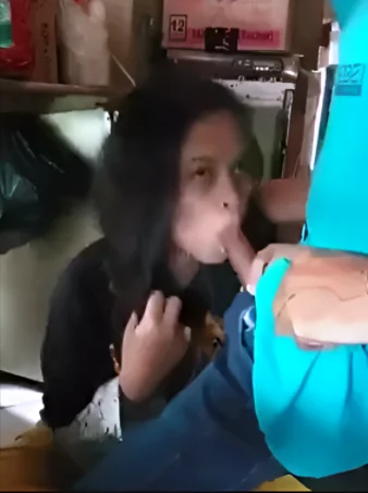 Bokep Indo | Kang Service di Bayar Pakai Sepong Crot 1X