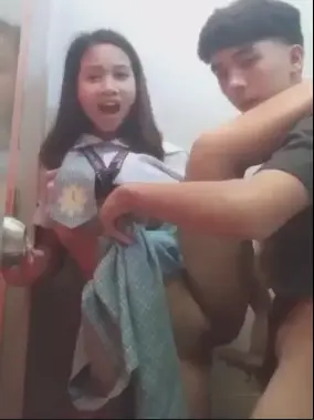 Bokep Indo | SMA Ngewe di Toilet Jam Istirahat