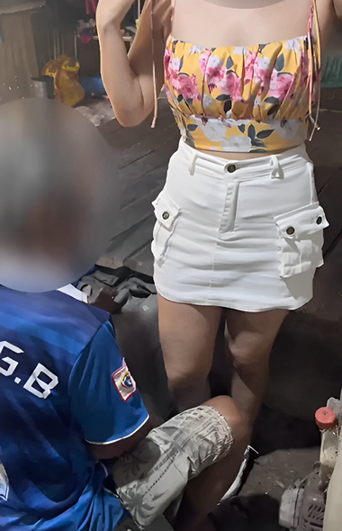 Bokep Indo | Enak Banget Di Kobelin Kakek-Kakek