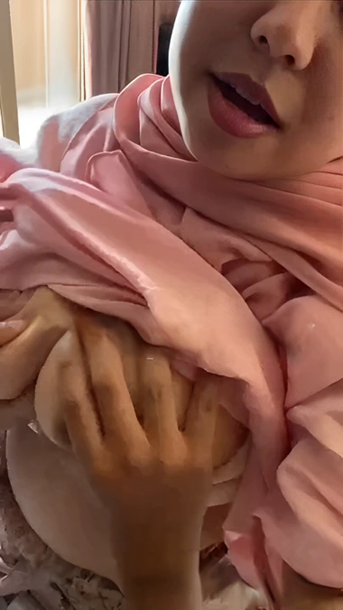 Bokep Indo | ML Bareng Jilbobs Crot Di Tetek