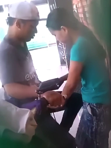 Intip Pasangan ABG Nekat Main di Luar 