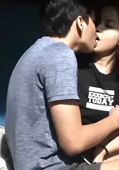 Rumah Sepi Saatnya Bawa Pacar Cantik