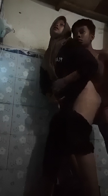 Jilbab Ukhti Dikamar Mandi Belum Sampe Crot Udah Dipanggil Ortu