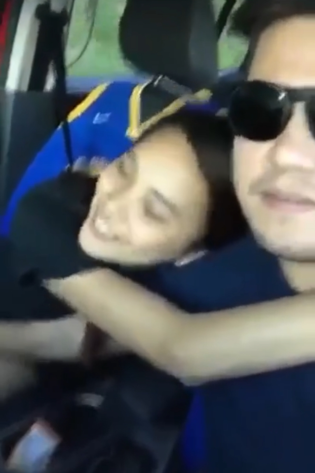 Jalan Jalan Dulu Sama Sepupu