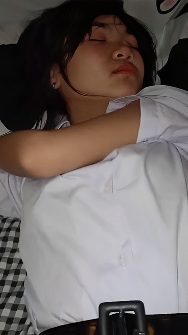 Usilin Temen Sepulang Sekolah Masih Pake Seragam