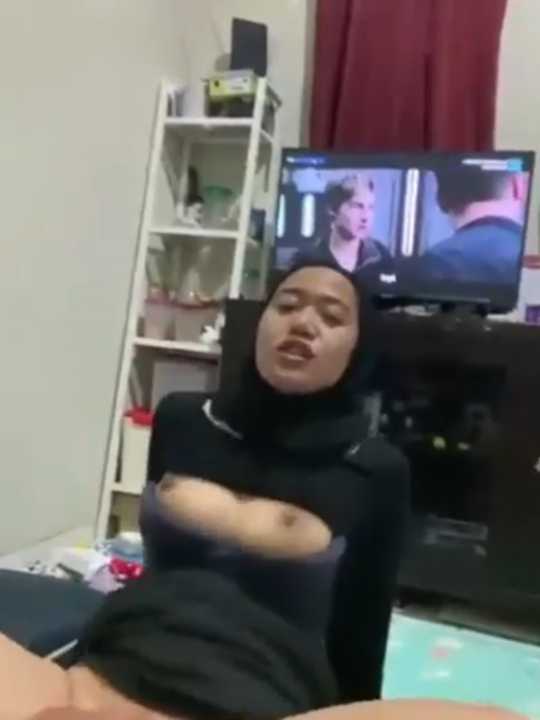 Nekat Main Di Ruang Tamu