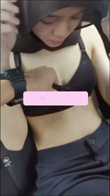 Hijab Ukhty Polos Dicabulin Didalam Mobil