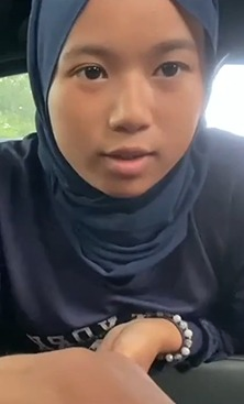 Hijab Ukhty 18 Tahun Nekat Ngewe Di Dalam Mobil