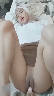 Sampe Lepas Hijab Karena Gerah